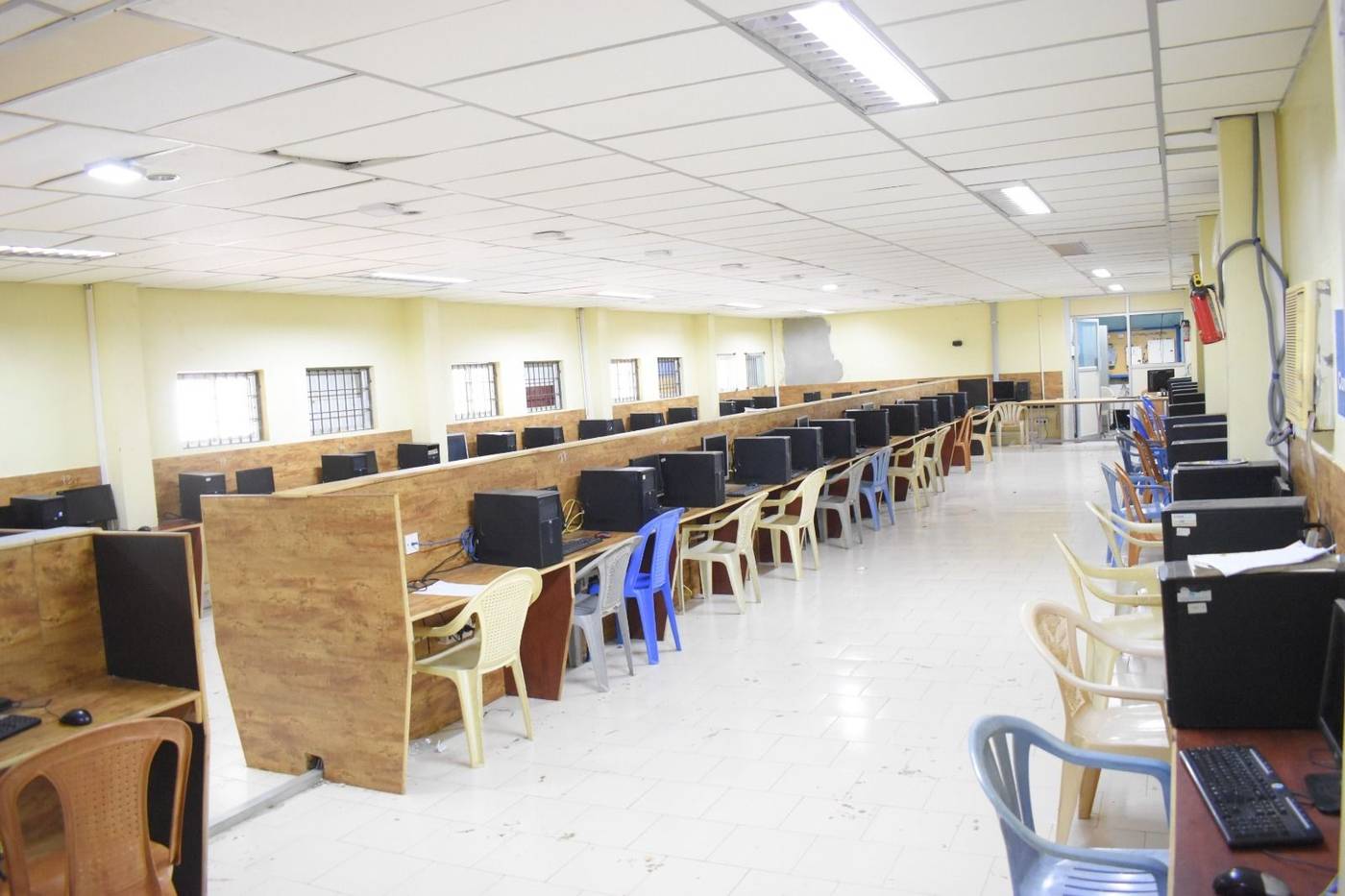 Students' computer laboratory aisle
